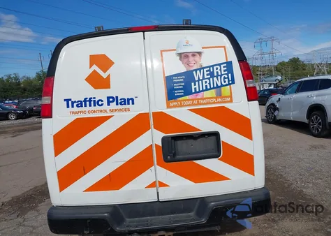 2016 Chevrolet Express 2500 Work Van z USA, uszkodzony, nr VIN 1GCWGAFF3G1235603